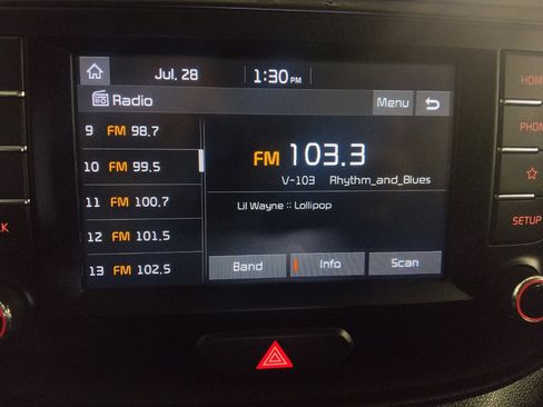 Used 2020 Kia Soul LX FWD image 25