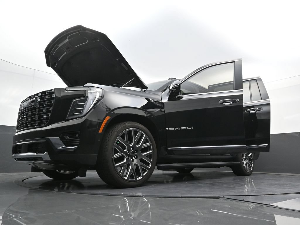 Used 2025 GMC Yukon XL Denali Ultimate w/ LPO, Floor Liner Package AWD/4WD image 41