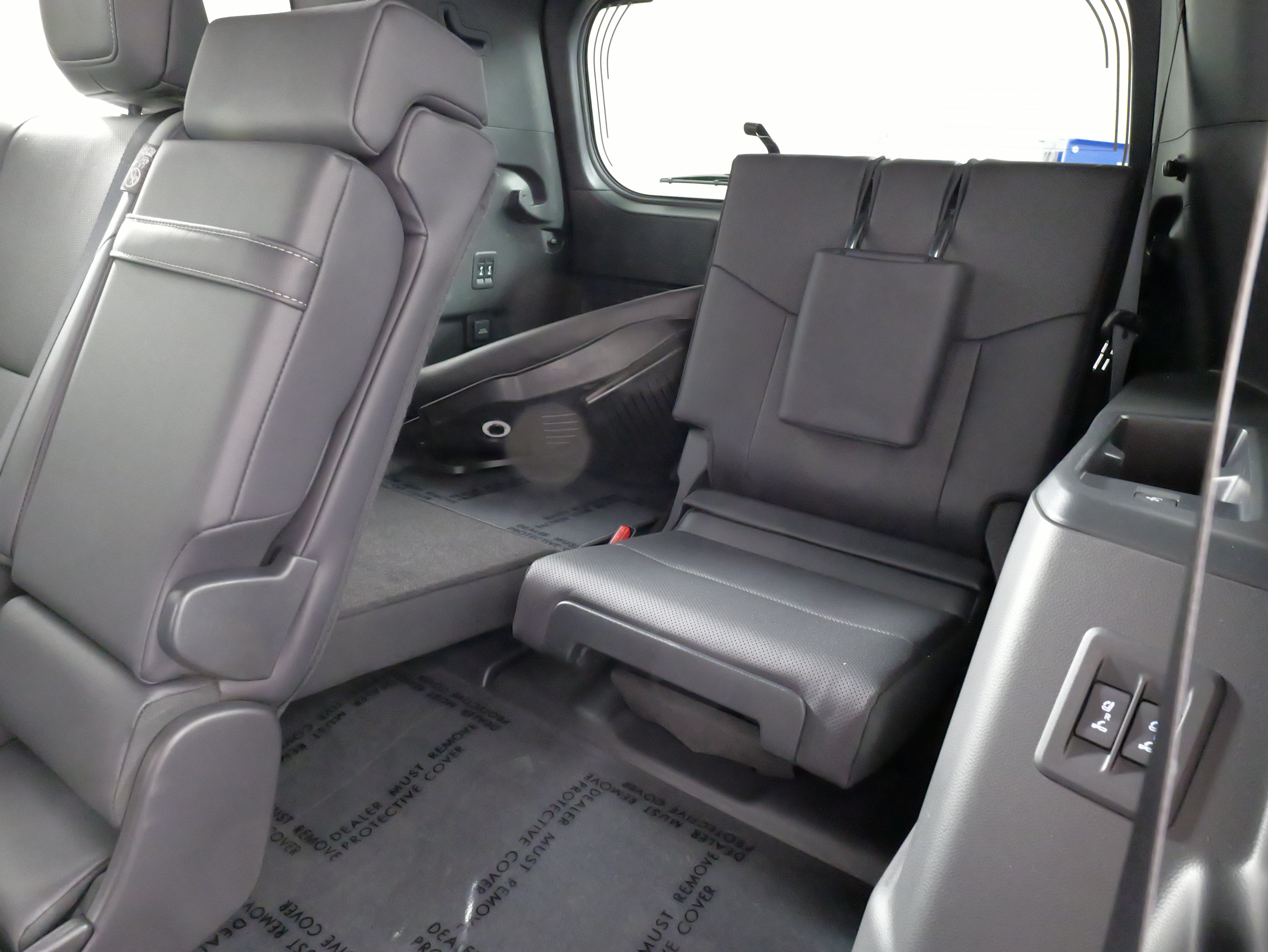 Used 2024 Lexus GX 550 w/ Accessory Package (2T) AWD/4WD image 34
