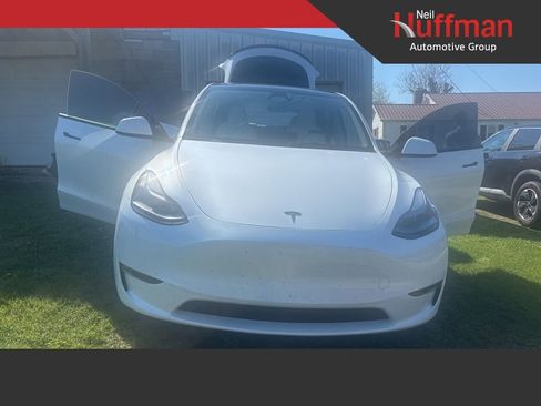 Used 2023 Tesla Model Y Long Range image 1