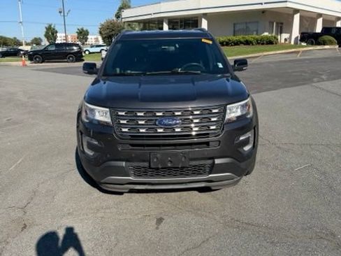 Used 2017 Ford Explorer XLT w/ Equipment Group 202A AWD/4WD image 7