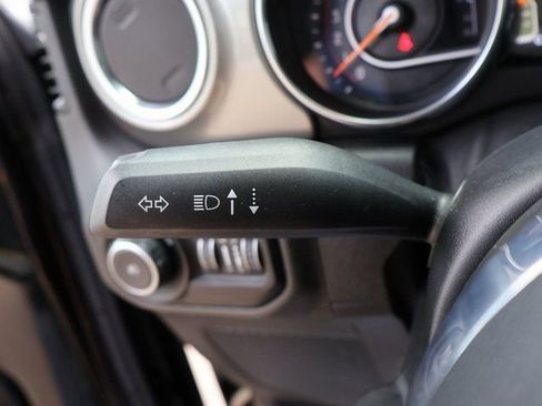 Used 2019 Jeep Wrangler Unlimited Sahara w/ Dual Top Group AWD/4WD image 33