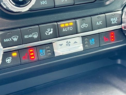 Certified 2024 Ford F150 Platinum w/ Equipment Group 702A High image 22