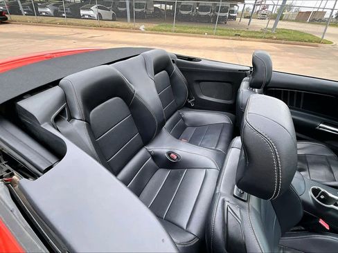 Used 2016 Ford Mustang Premium image 17