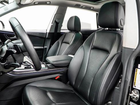 Used 2023 Audi Q8 Prestige image 38