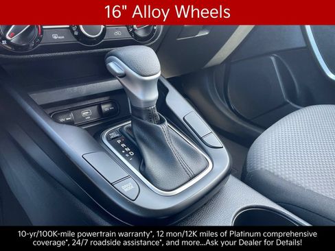 Certified 2025 Kia Soul LX w/ LX Technology Package FWD image 21