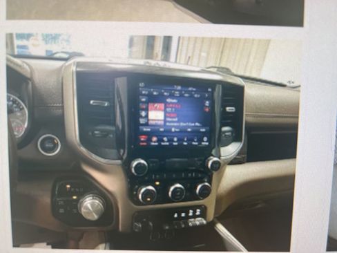 Used 2020 RAM 1500 Laramie AWD/4WD image 5
