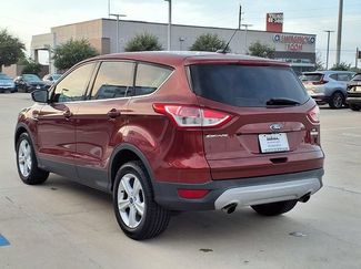 Used 2014 Ford Escape SE FWD video 2