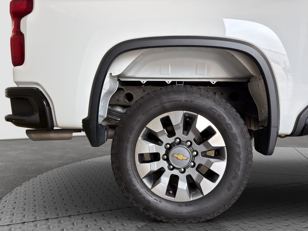 Used 2024 Chevrolet Silverado 2500 Custom w/ Custom Convenience Package AWD/4WD image 18