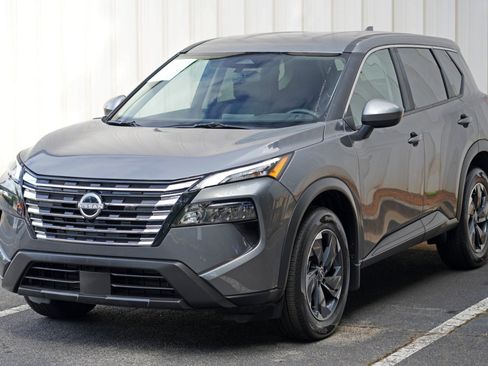 Used 2025 Nissan Rogue SV AWD/4WD image 41