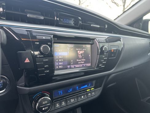 Used 2015 Toyota Corolla S w/ Driver Convenience Package image 25