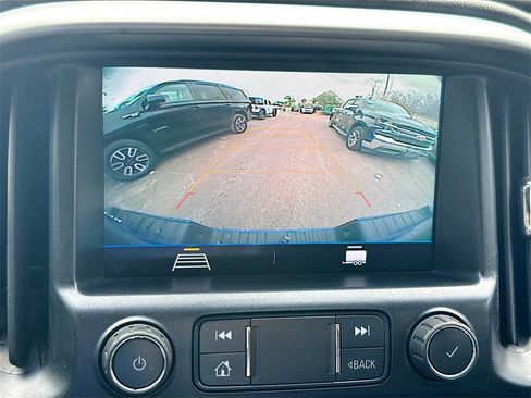 Used 2021 Chevrolet Colorado LT w/ LT Convenience Package image 15