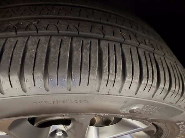 Used 2025 Chrysler Pacifica Limited AWD/4WD image 11