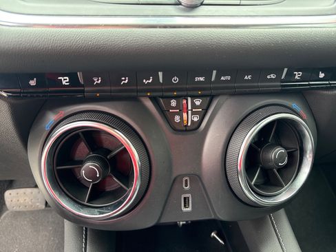 Used 2025 Chevrolet Blazer LT image 18