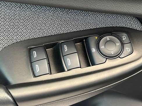 Used 2023 Chevrolet TrailBlazer LT w/ Convenience Package FWD image 12