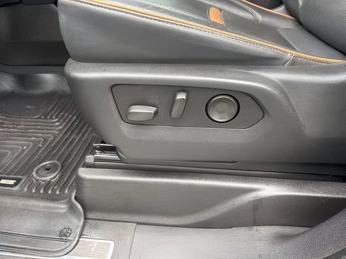Used 2021 GMC Yukon AT4 w/ AT4 Premium Plus Package AWD/4WD image 10