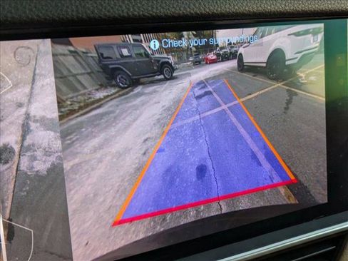 Used 2020 Porsche Cayenne image 12