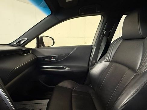 Used 2021 Toyota Venza XLE image 18