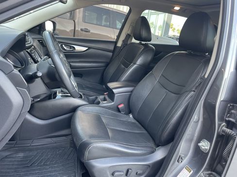 Certified 2017 Nissan Rogue SL w/ SL Premium Package image 9