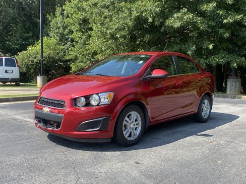 Used 2016 Chevrolet Sonic LT FWD image 5