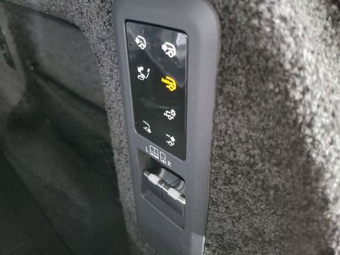 New 2026 Land Rover Range Rover SV AWD/4WD image 31