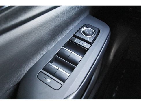 Used 2023 Toyota Prius Limited w/ Limited Premium Package FWD image 22