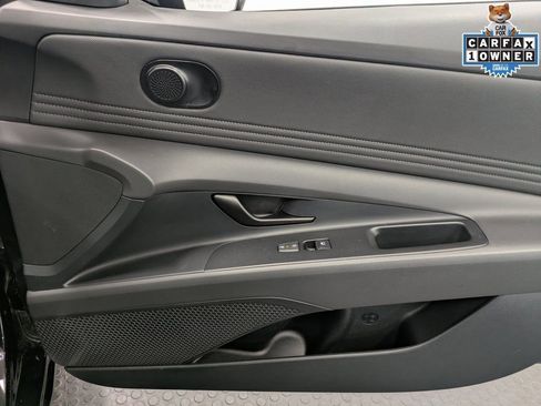 Certified 2025 Hyundai Elantra Sport image 29