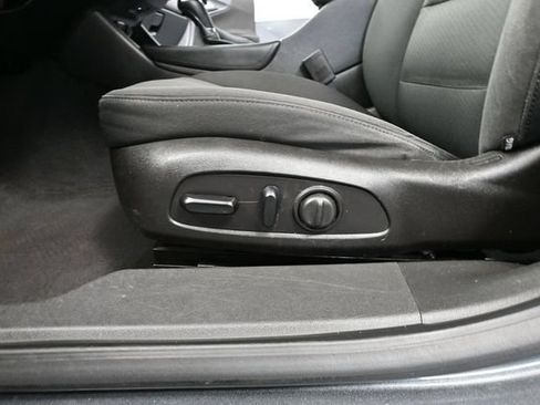 Used 2016 Chevrolet Malibu LT FWD image 20