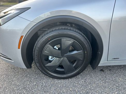 New 2026 Toyota Prius LE image 28