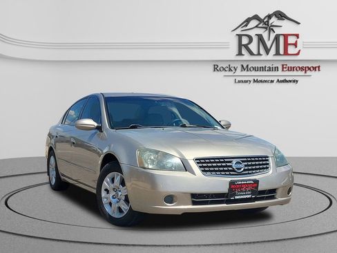 Used 2005 Nissan Altima 2.5 S w/ (S02) Side Airbags Pkg FWD image 1