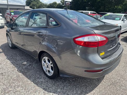 Used 2014 Ford Fiesta SE FWD image 5