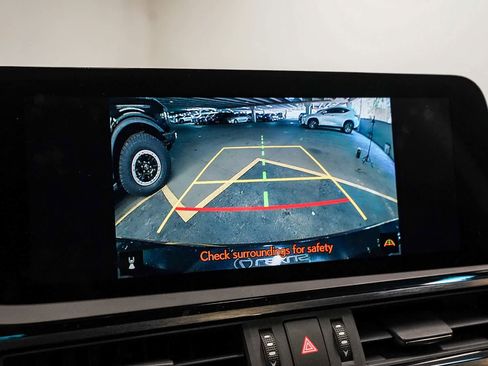 Used 2024 Lexus ES 300h w/ Premium Package FWD image 26