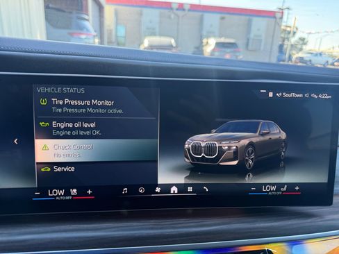 Used 2023 BMW 740i RWD image 24