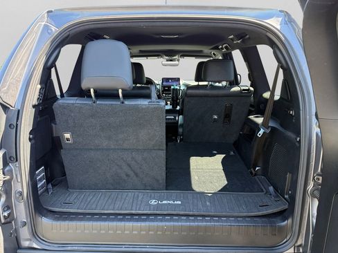 Used 2023 Lexus GX 460 Luxury w/ Sport Design Package AWD/4WD image 31