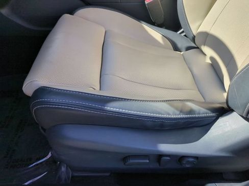 Used 2025 Subaru Outback Limited AWD/4WD image 17