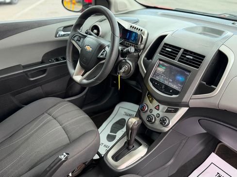 Used 2015 Chevrolet Sonic LT FWD image 3