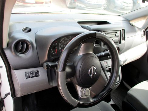 Used 2015 Nissan NV200 SV w/ Back Door Glass Package image 9