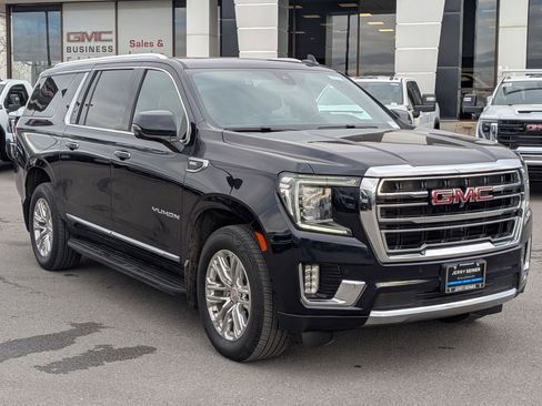 Certified 2022 GMC Yukon XL SLT w/ SLT Premium Package image 8