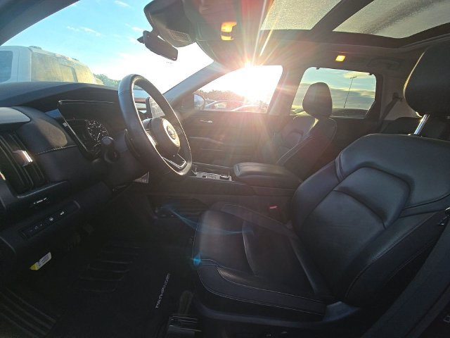 Certified 2025 Nissan Pathfinder SL w/ SL Premium Package AWD/4WD image 6