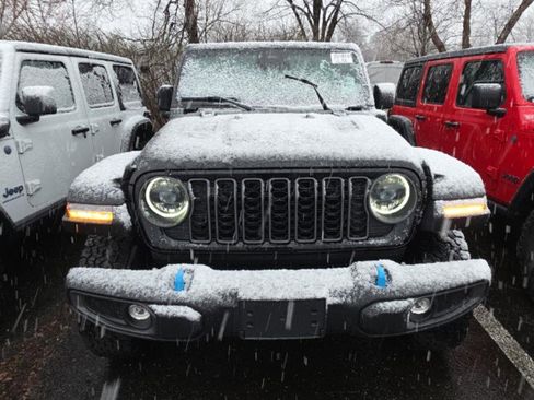 Used 2025 Jeep Wrangler Unlimited Rubicon 4xe w/ Safety Group image 3