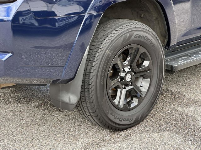 Used 2021 Toyota 4Runner SR5 AWD/4WD image 31