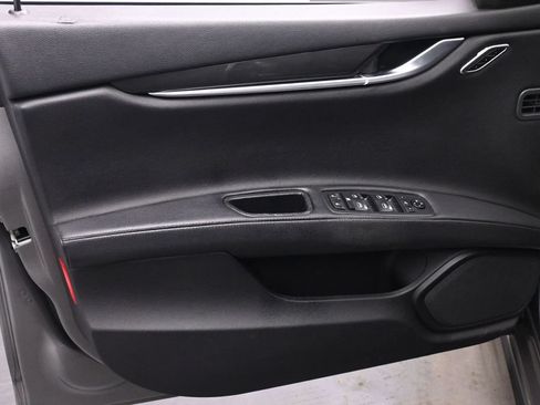 Used 2021 Maserati Ghibli S RWD image 9