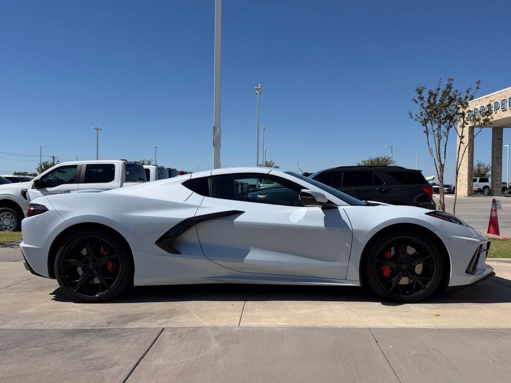 Used 2021 Chevrolet Corvette Stingray Preferred Cpe w/ Z51 Performance Package RWD image 23
