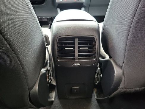 Used 2020 Ford Escape SE image 10