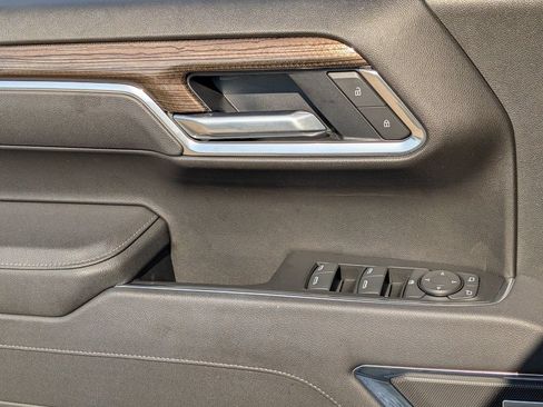 Used 2025 Chevrolet Silverado 1500 LT Trail Boss w/ Convenience Package II AWD/4WD image 24