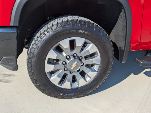 Used 2025 Chevrolet Silverado 2500 Custom w/ Custom Value Package AWD/4WD image 10
