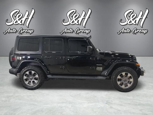 Used 2019 Jeep Wrangler Unlimited Sahara w/ Cold Weather Group AWD/4WD image 19