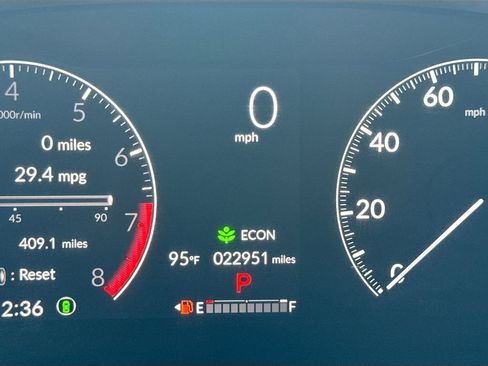 Used 2023 Honda HR-V LX image 12