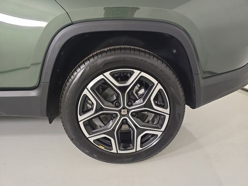 Used 2023 Rivian R1T Adventure AWD/4WD image 10