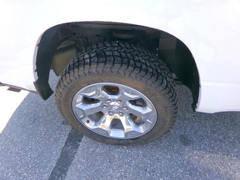 Used 2019 RAM 1500 Big Horn AWD/4WD image 32